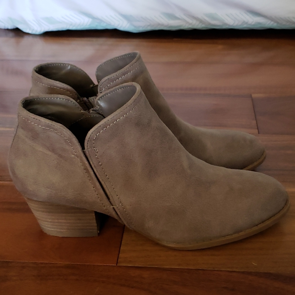 Fergie booties